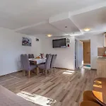 House Palmera 梅杜林